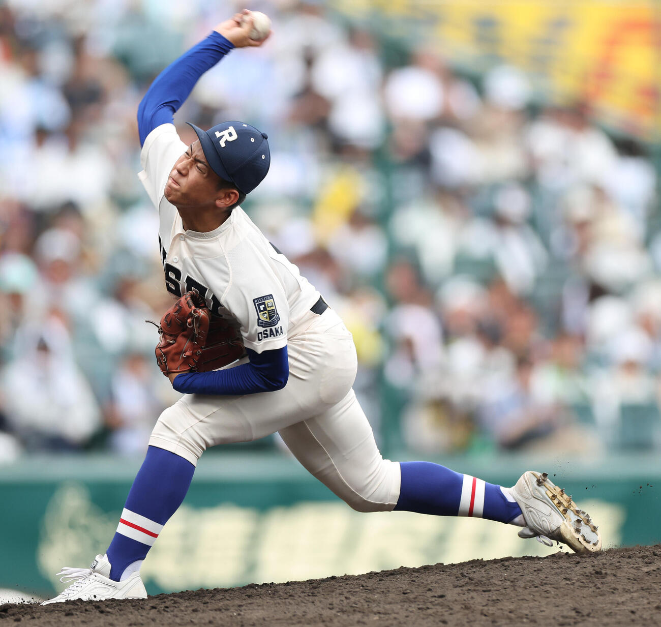 履正社対三重　5回裏、力投する木村颯（撮影・河田真司）
