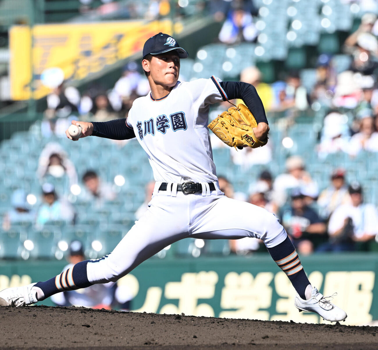 天理対高川学園　　先発する高川学園・木下瑛二（撮影・和賀正仁）