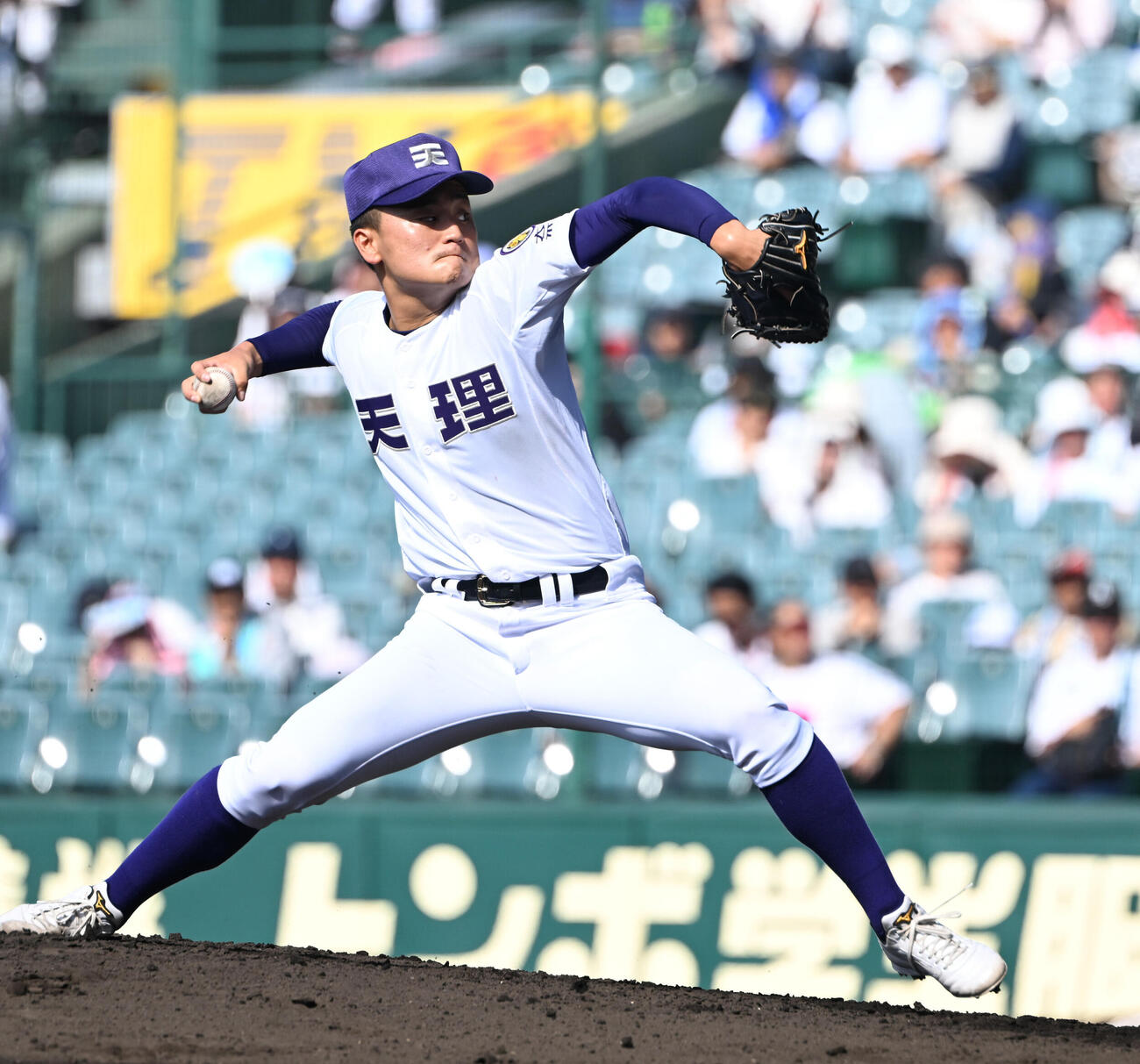 天理対高川学園　　先発する天理・長尾亮大（撮影・和賀正仁）