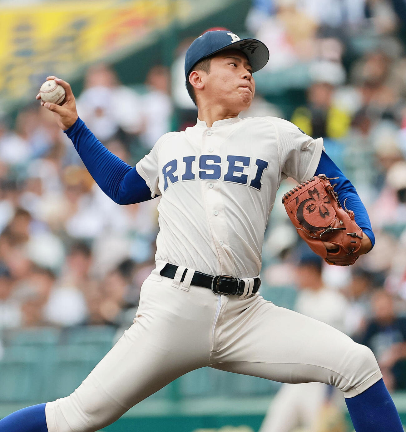 履正社対三重　4回裏、力投する履正社エース木村颯（撮影・上山淳一）