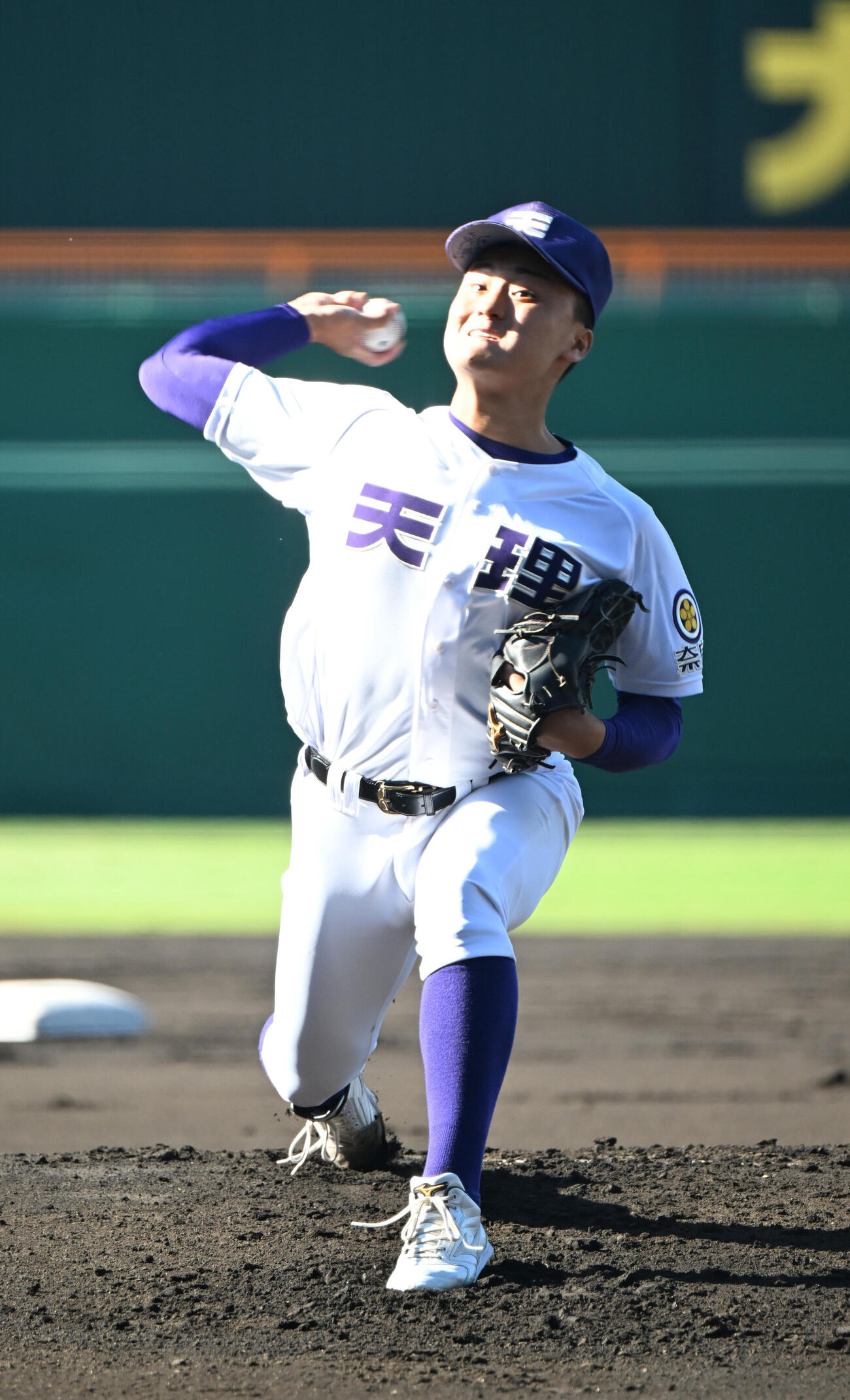 天理対高川学園　　先発する天理・長尾亮大（撮影・和賀正仁）