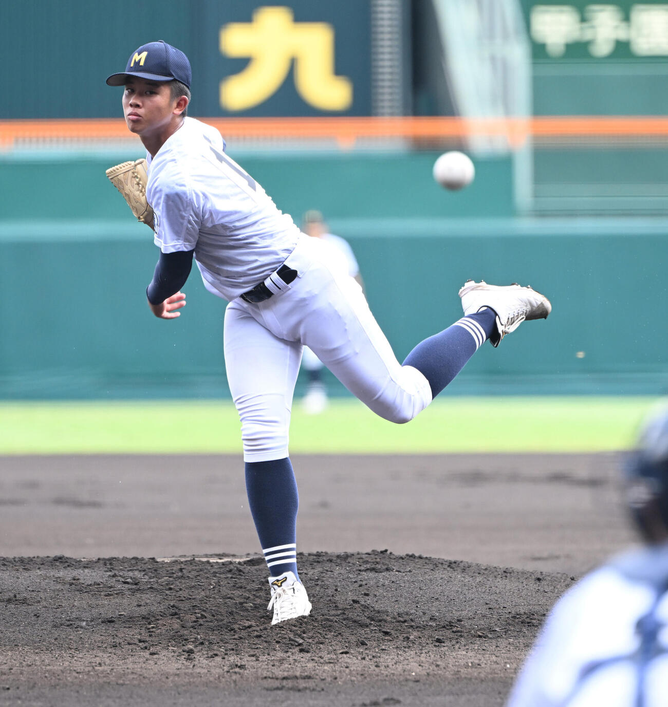 履正社対三重　先発する三重・上田晴優（撮影・和賀正仁）