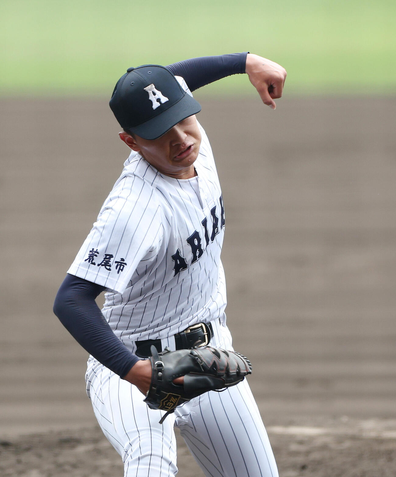 有明対東日本国際大昌平　最終打者を抑え東日本国際大昌平に勝利しガッツポーズする有明・斉藤遼汰郎（撮影・河田真司）