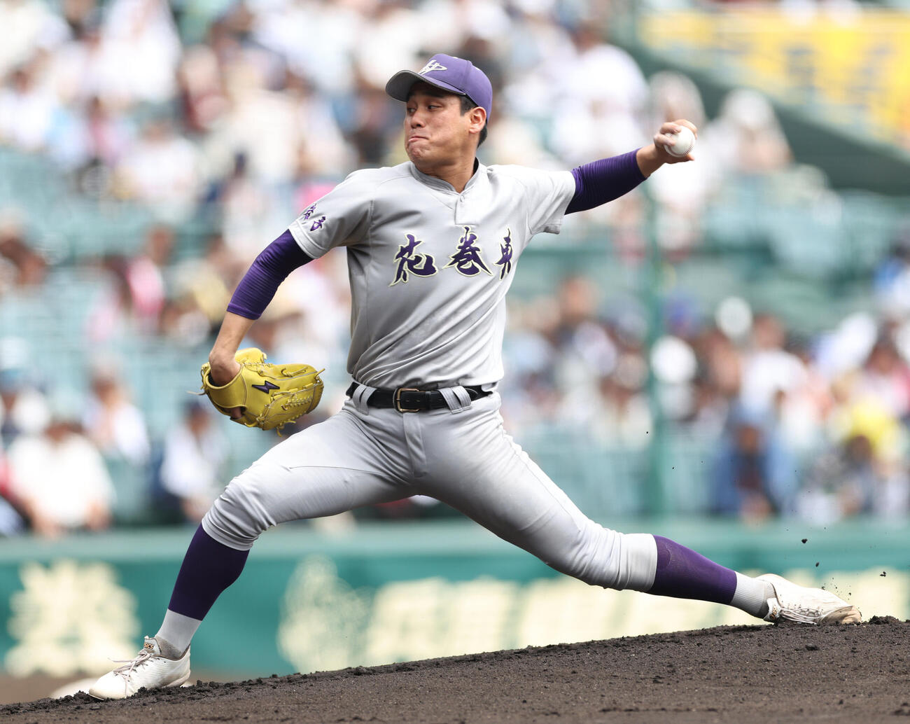 英明対花巻東　先発登板で力投する花巻東・赤間史弥（撮影・河田真司）