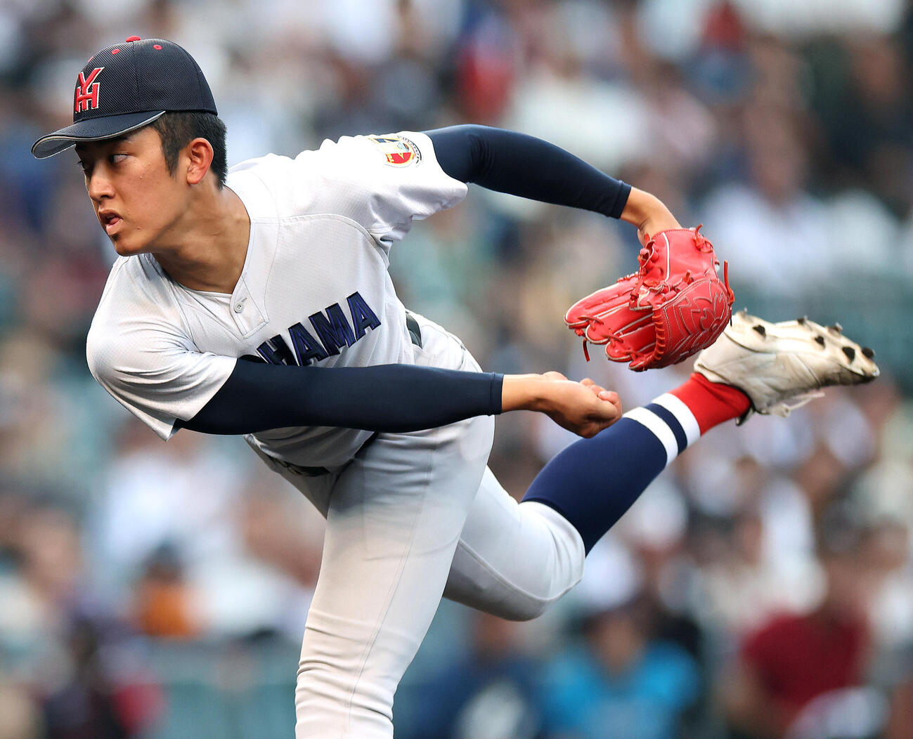 横浜対霞ケ浦　6回裏、力投する横浜・織田翔希（撮影・河田真司）