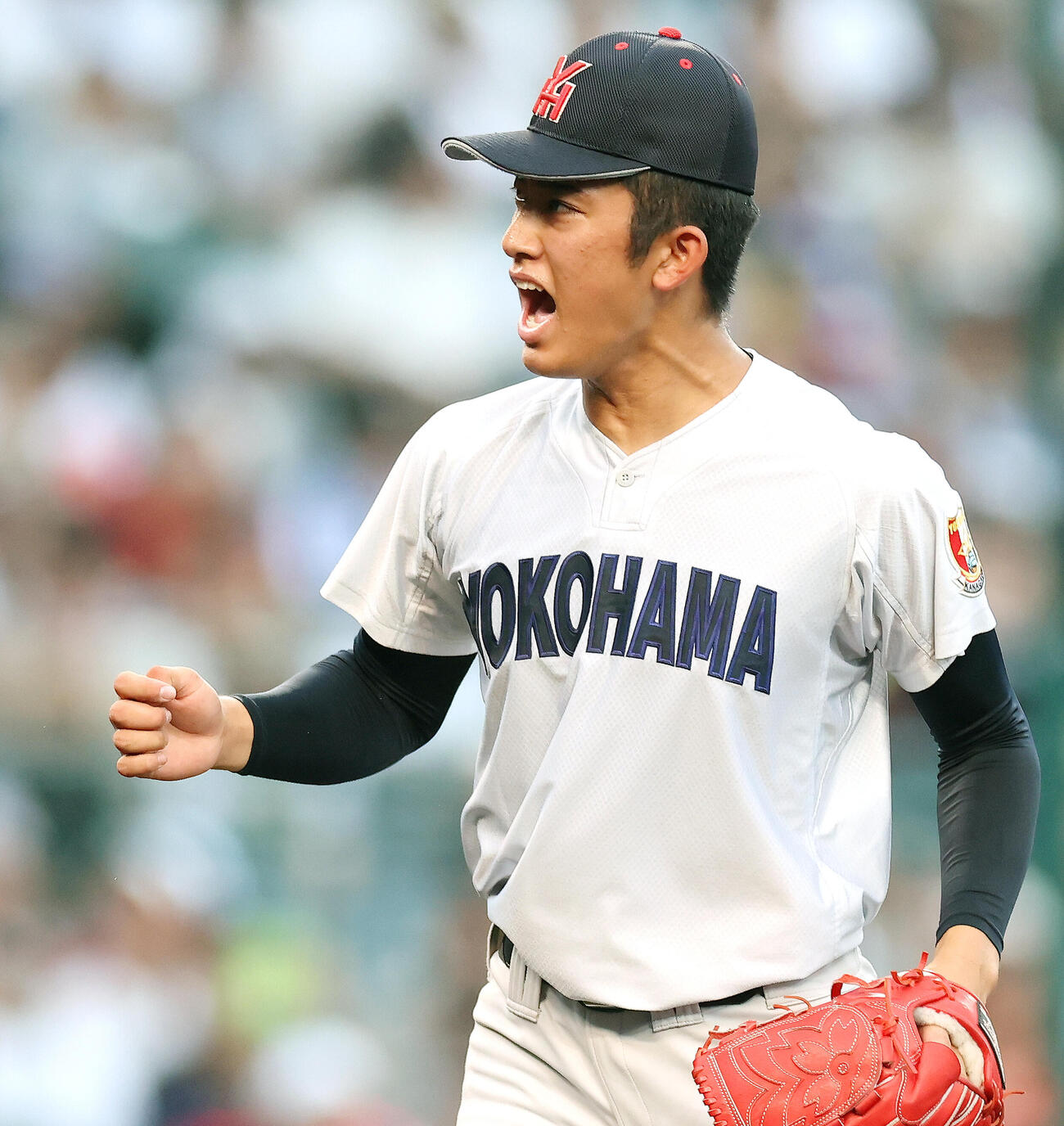 横浜対霞ケ浦　9回裏、最終打者を抑え霞ケ浦に勝利する横浜・織田翔希（撮影・河田真司）