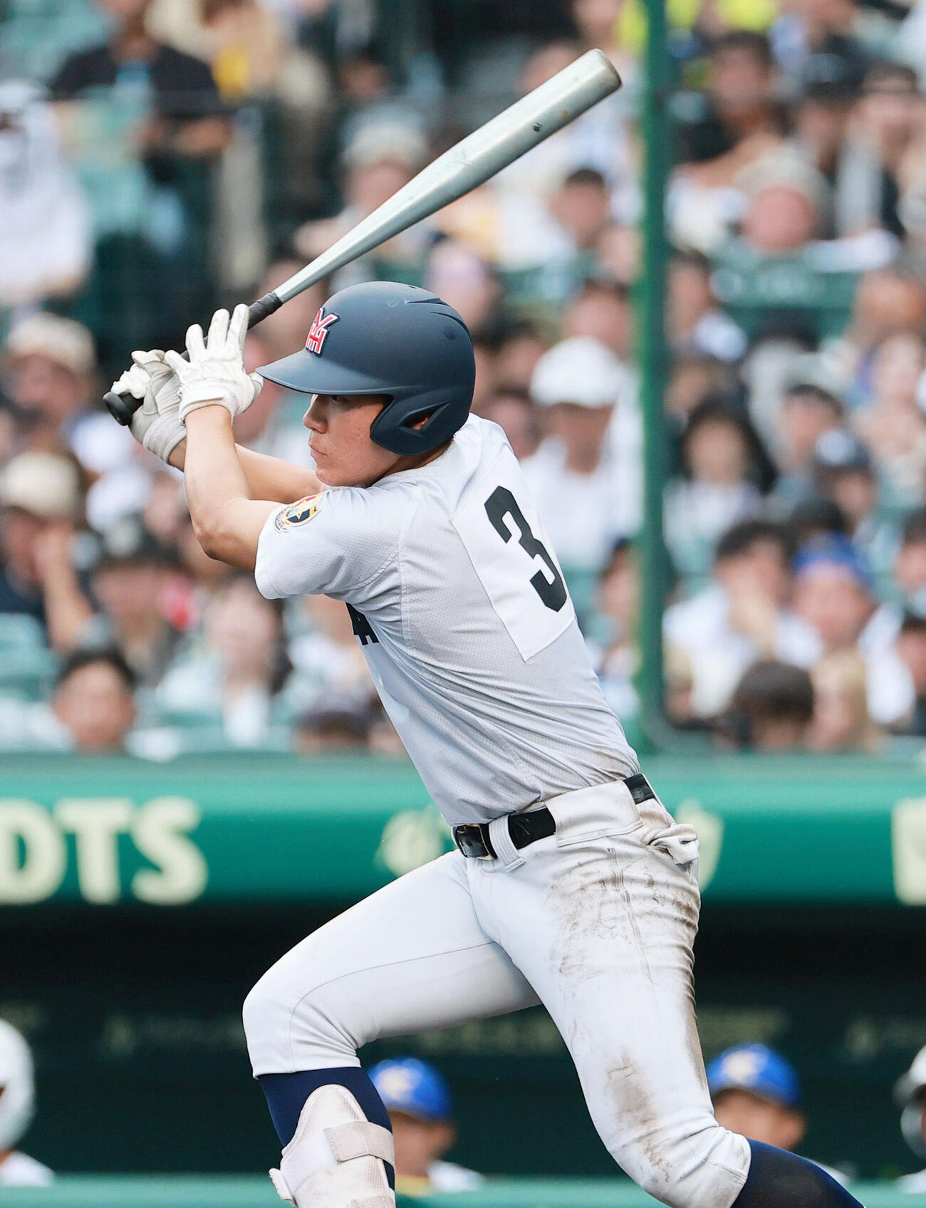 横浜対霞ケ浦　5回表横浜1死二塁、小野舜友は適時二塁打を放つ（撮影・上山淳一）