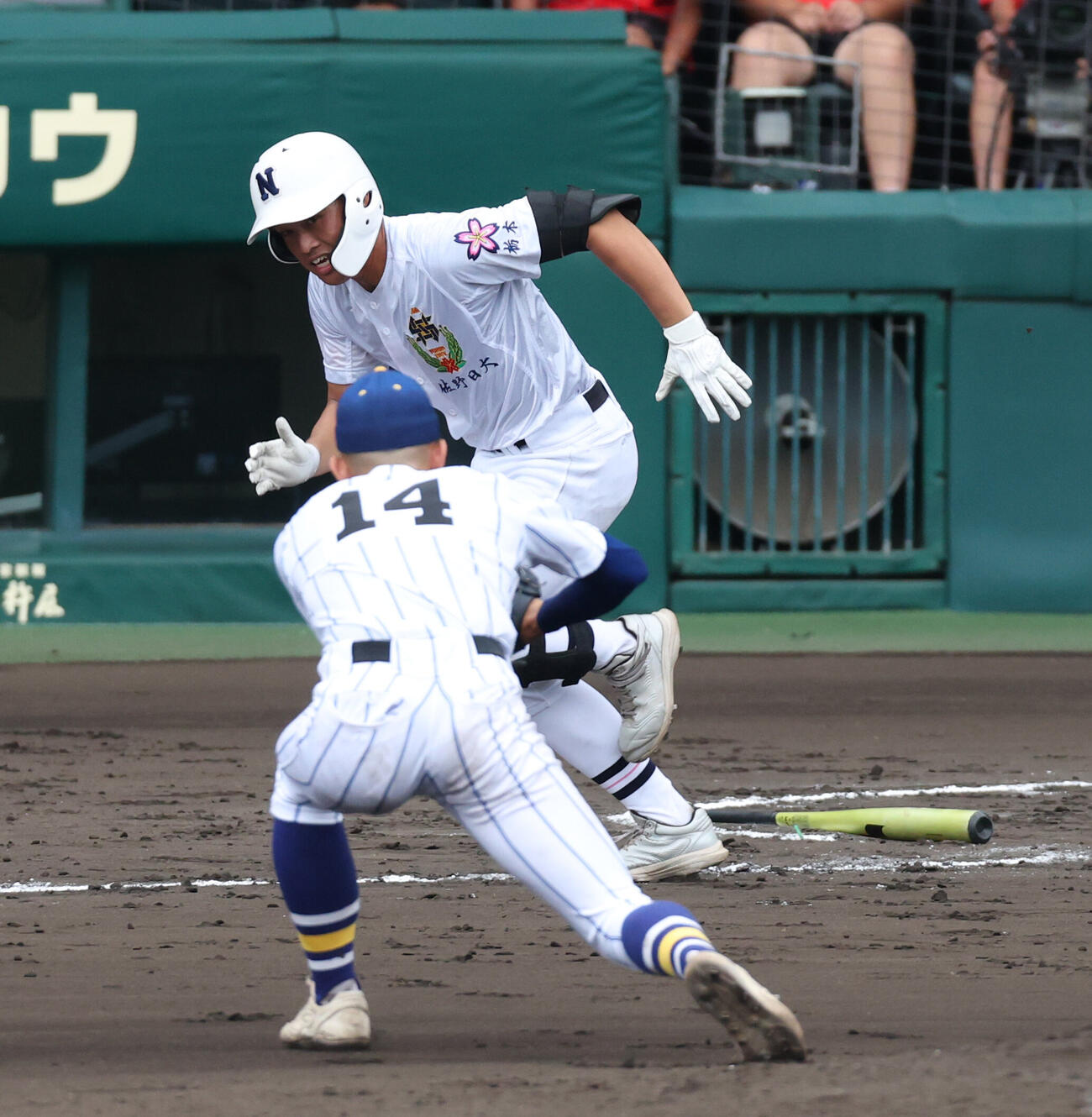 健大高崎戦の2回、チャンスに投ゴロに倒れる佐野日大の中村盛汰