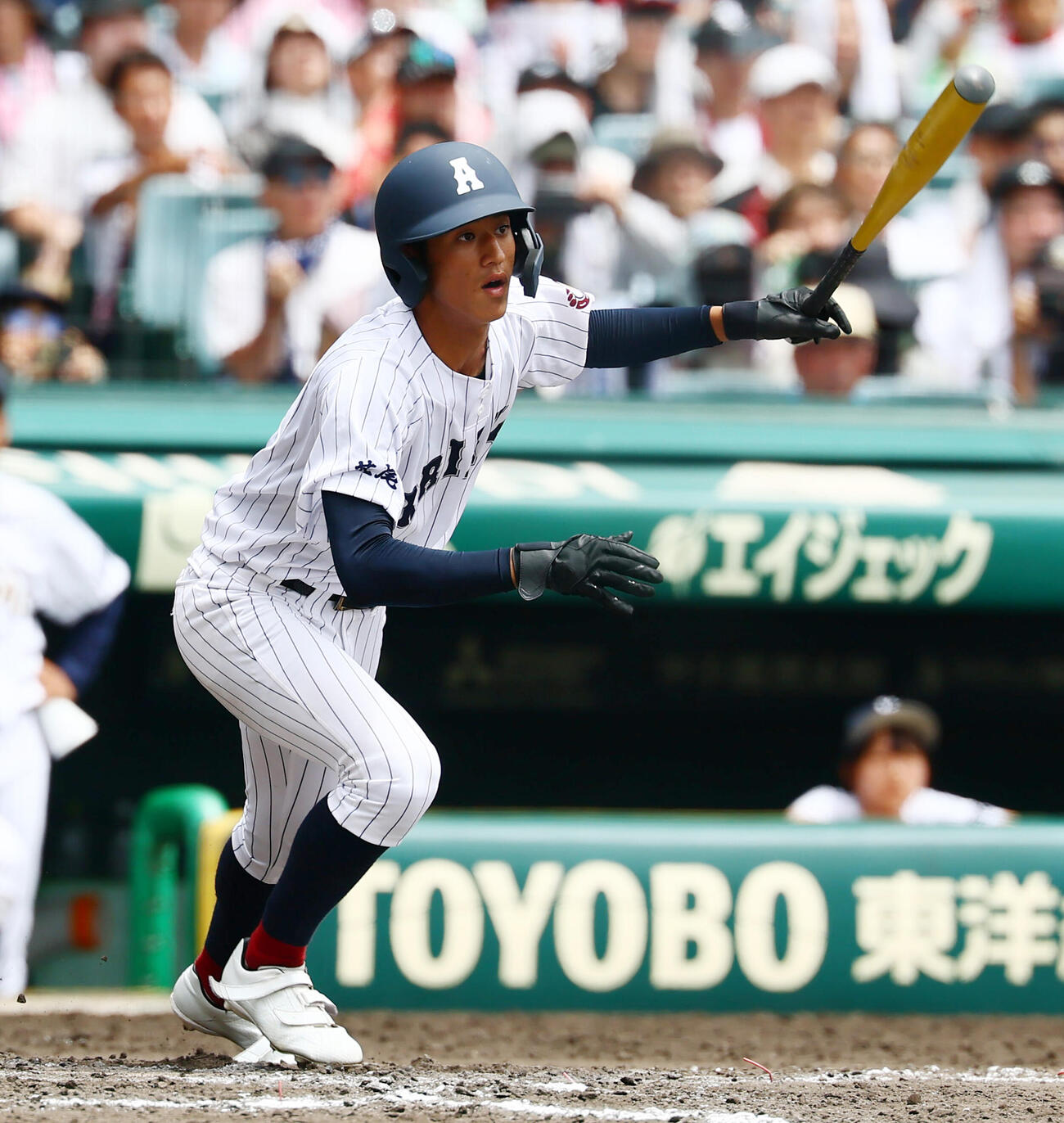 有明対東日本国際大昌平　8回表有明2死二、三塁、栄井彰は右前2点適時打を放つ（撮影・加藤哉）