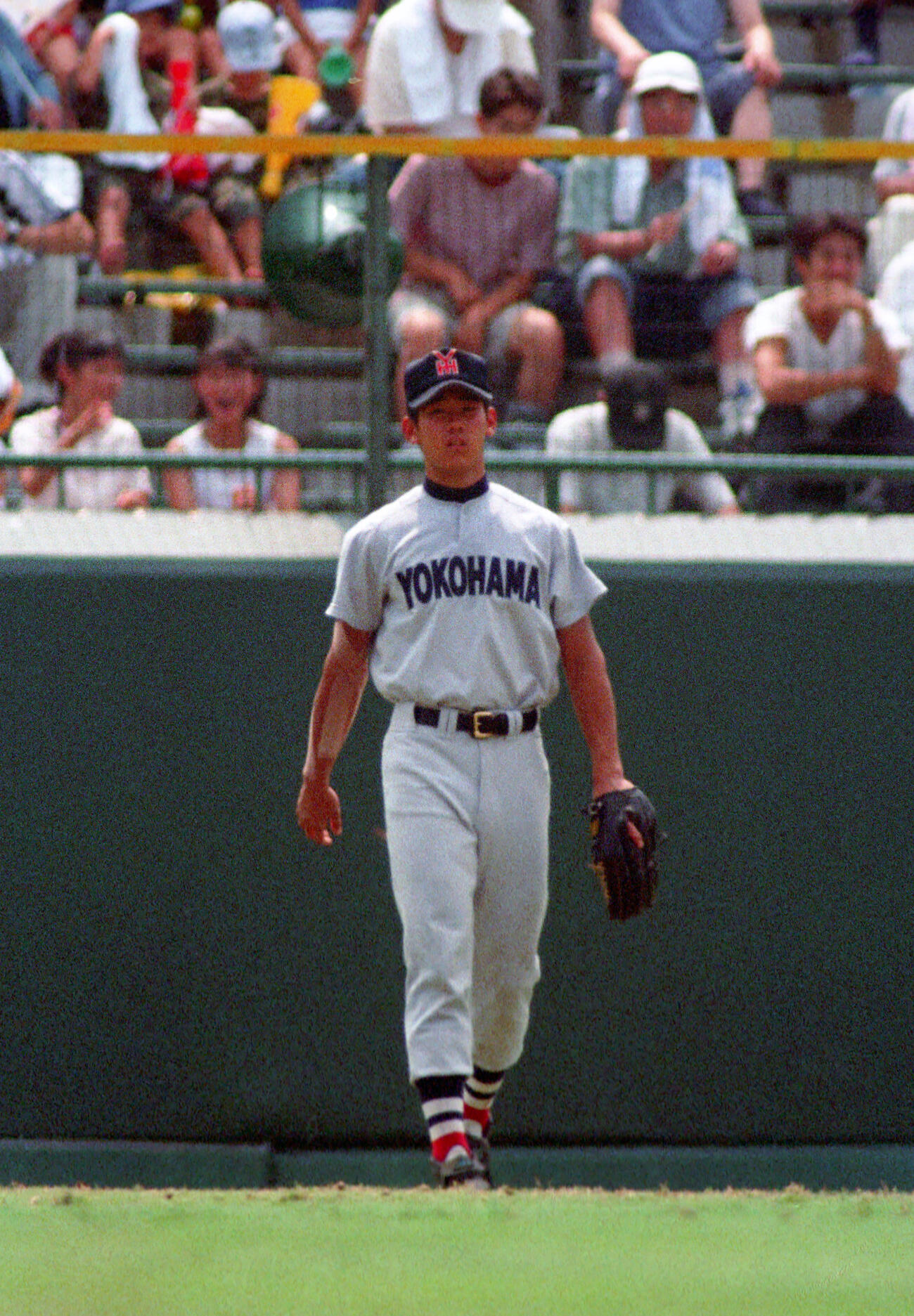 1998年8月21日、第80回全国高校野球選手権準決勝　横浜対明徳義塾　レフトの守備に就いた横浜・松坂大輔