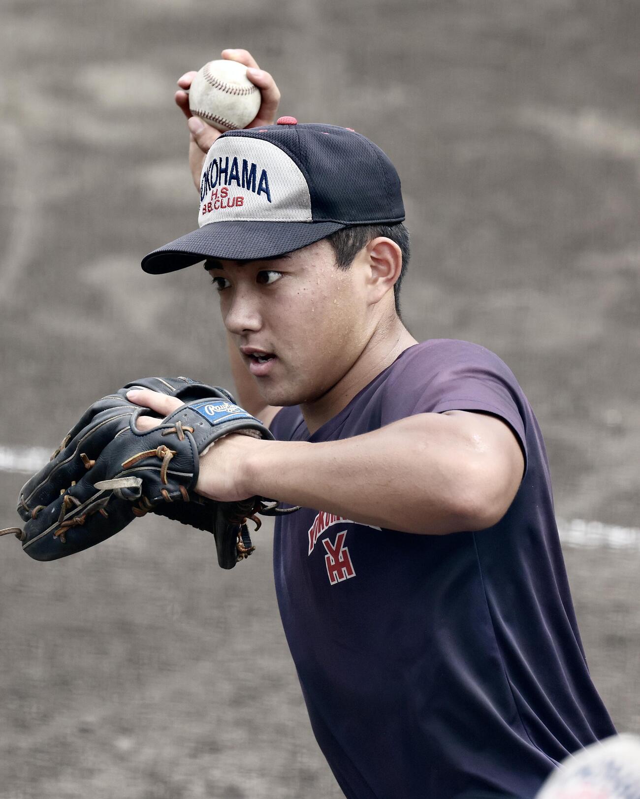 練習に臨む横浜・千島大翼（撮影・河田真司）