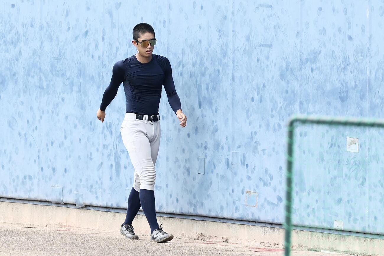 別メニューで調整する横浜・織田翔希（撮影・河田真司）
