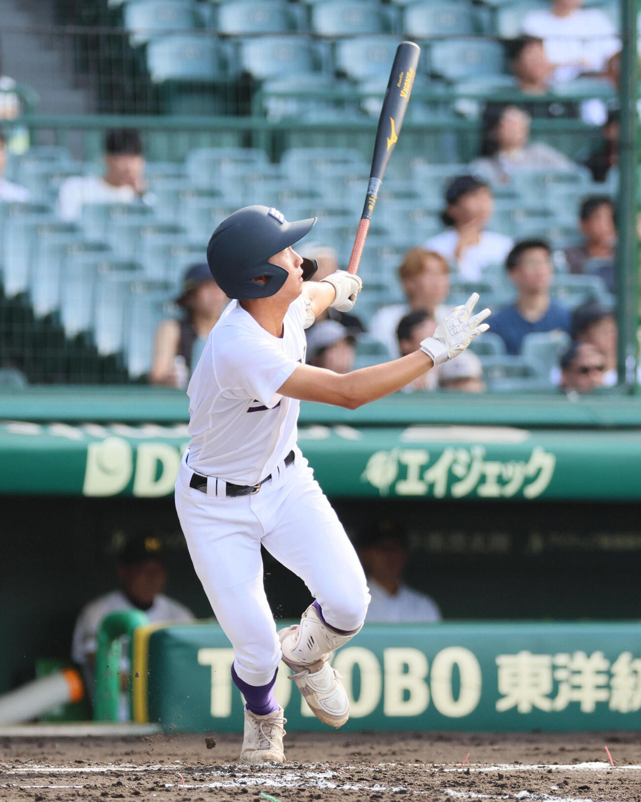 天理対三重　2回表天理無死、金本相有は先制本塁打を放つ（撮影・宮崎幸一）