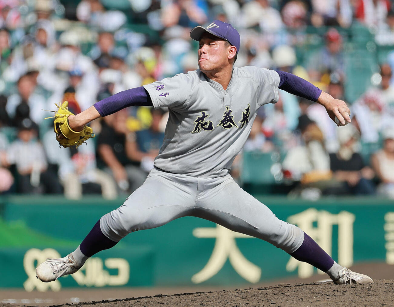横浜対花巻東　5回表に花巻東2番手で登板する赤間史弥（撮影・上山淳一）
