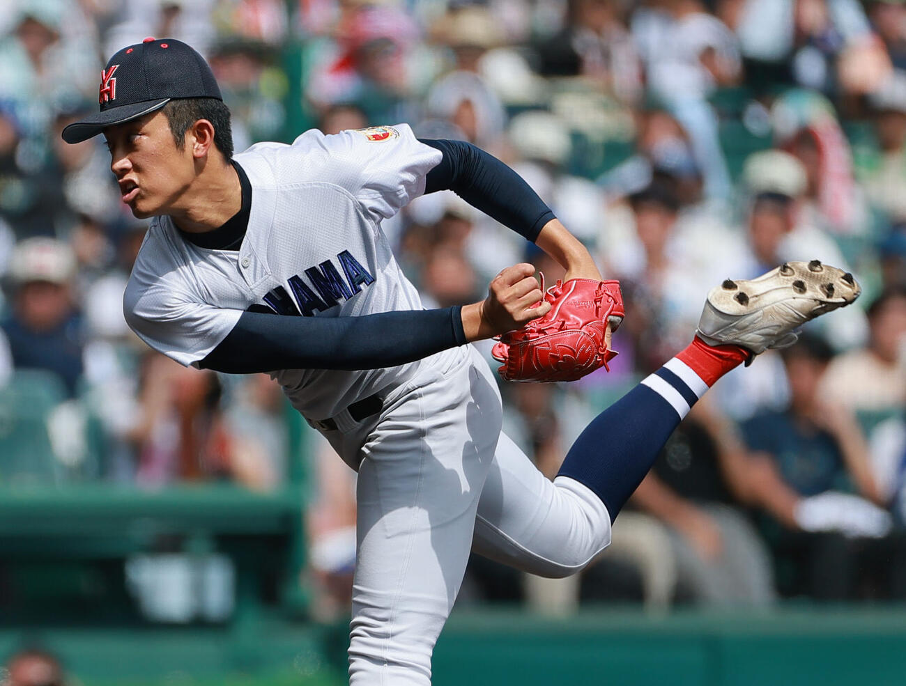 横浜対花巻東　力投する横浜エース織田翔希（撮影・上山淳一）