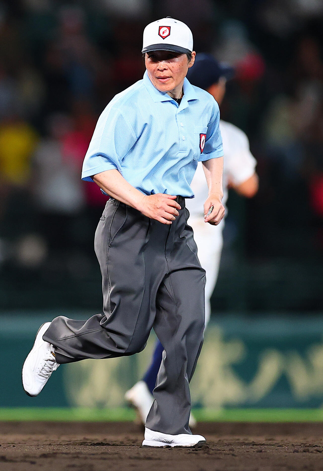 2026年8月6日、佐野日大対聖隷クリストファーで二塁塁審を務める松本京子審判員
