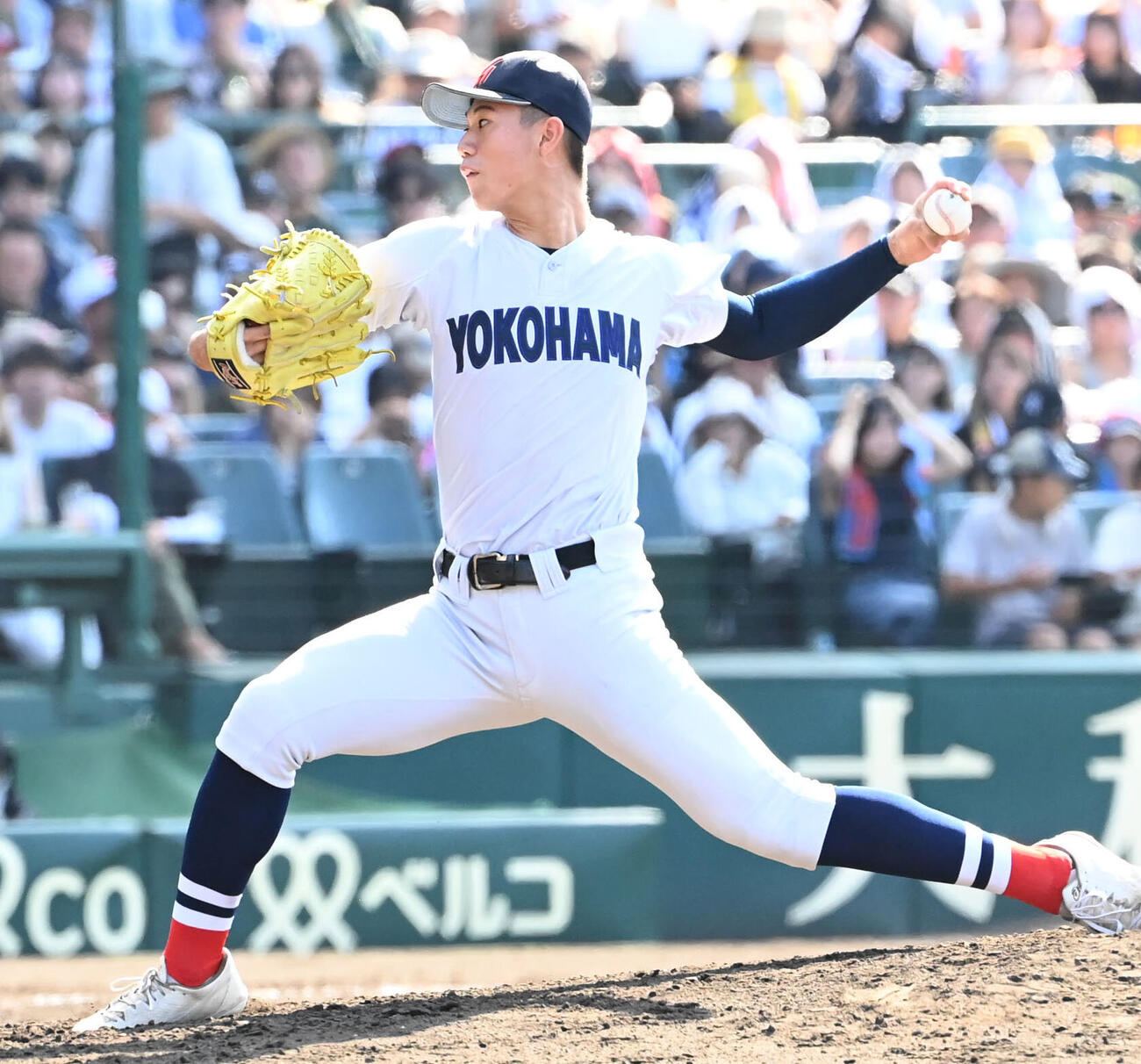 横浜対智弁和歌山　横浜2番手の小林鉄三郎（撮影・石井愛子）