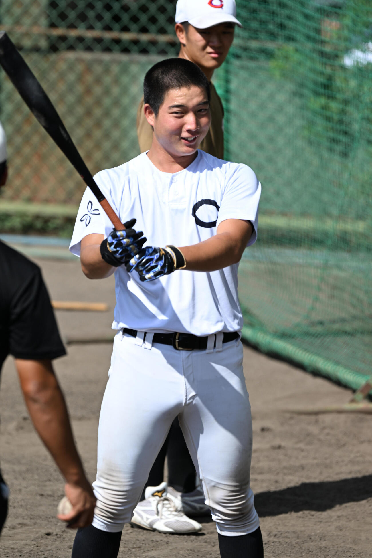 笑顔で打撃練習する智弁和歌山・山田凜虎（撮影・和賀正仁）