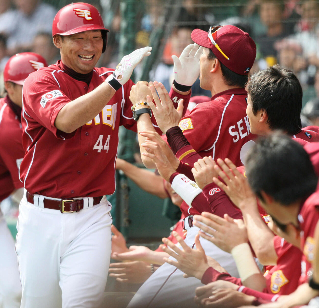 09年6月21日、阪神戦の5回、楽天中谷はプロ1号となる左越え2点本塁打を放つ
