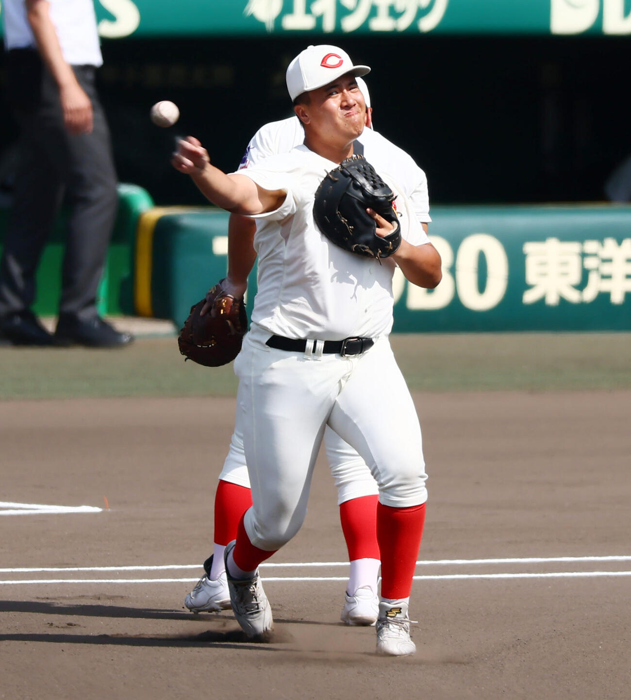 シートノックを受ける清水大夢（撮影・加藤哉）