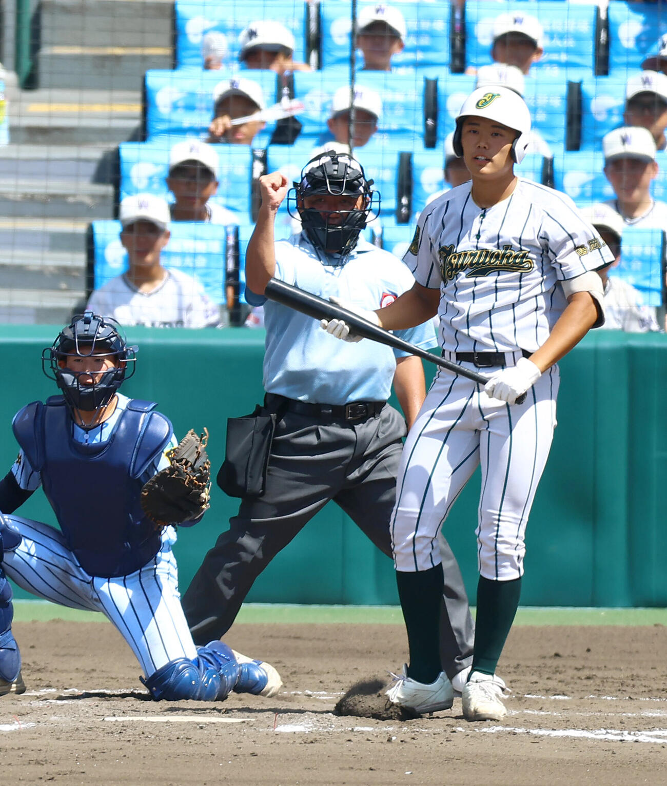 9回表鶴岡東2死、代打小川蒼太は三振に倒れる（2026年8月7日撮影）