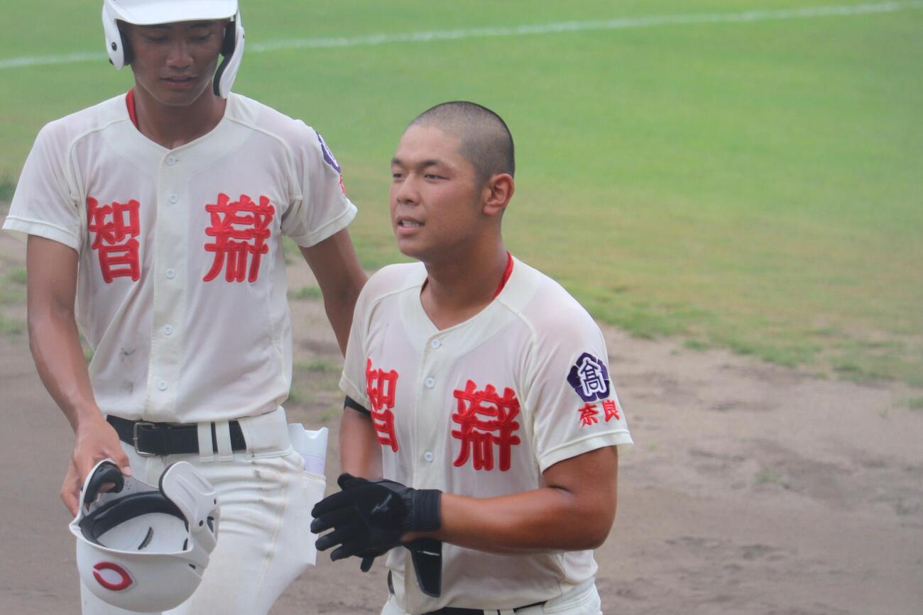 智弁学園対王寺工　先制打を放つなど勝利に貢献した智弁学園の主将・逢坂悠誠（撮影・佐藤妙月）