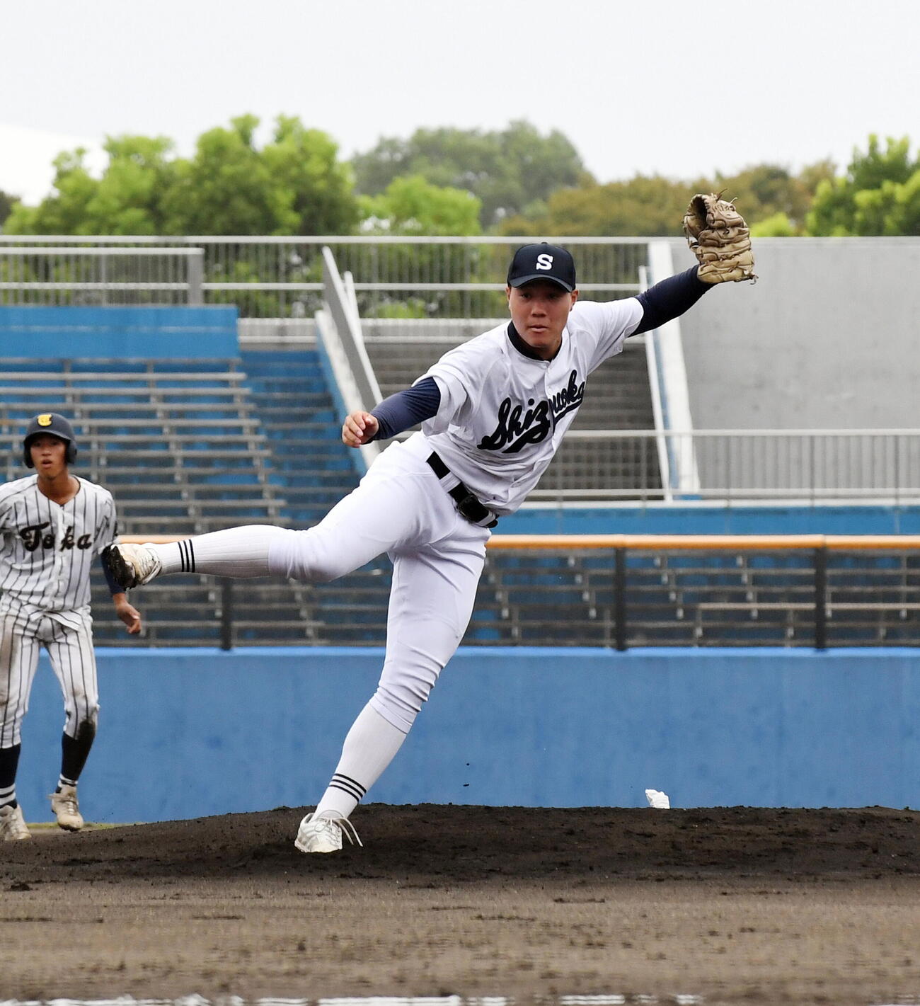 東海大静岡翔洋対静岡　4安打完封した静岡・鈴木