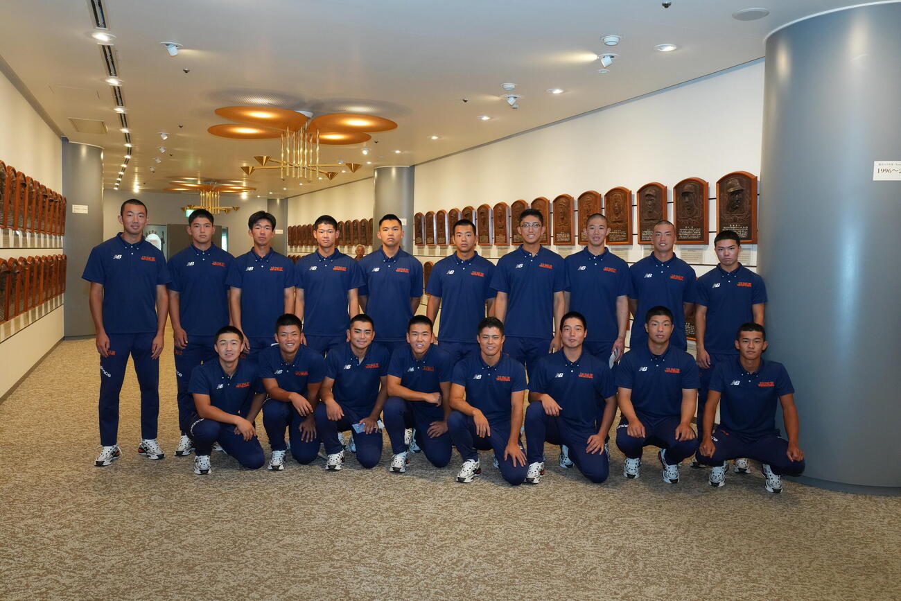 野球殿堂博物館に訪れたU－18高校日本代表の選手たち（写真提供：NPBエンタープライズ）