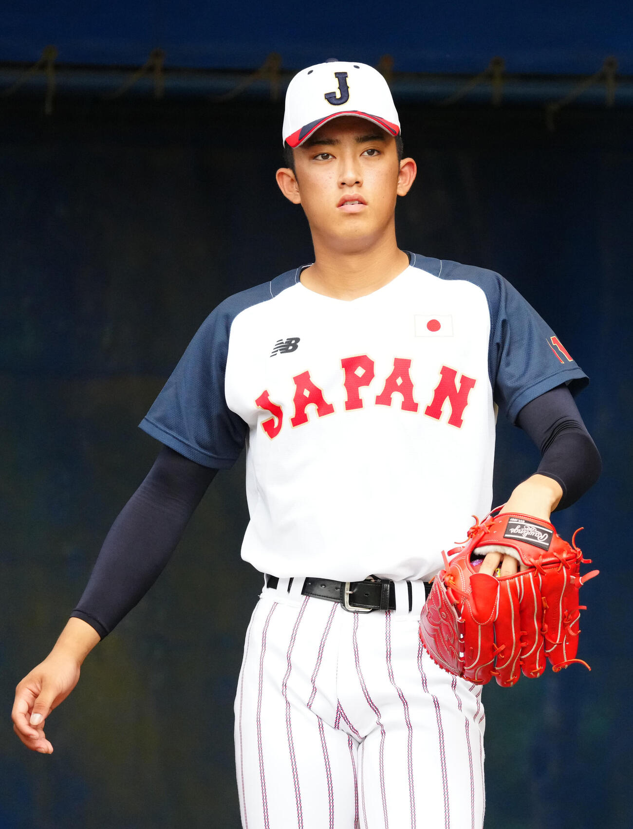 ブルペンに入る織田翔希（撮影・江口和貴）