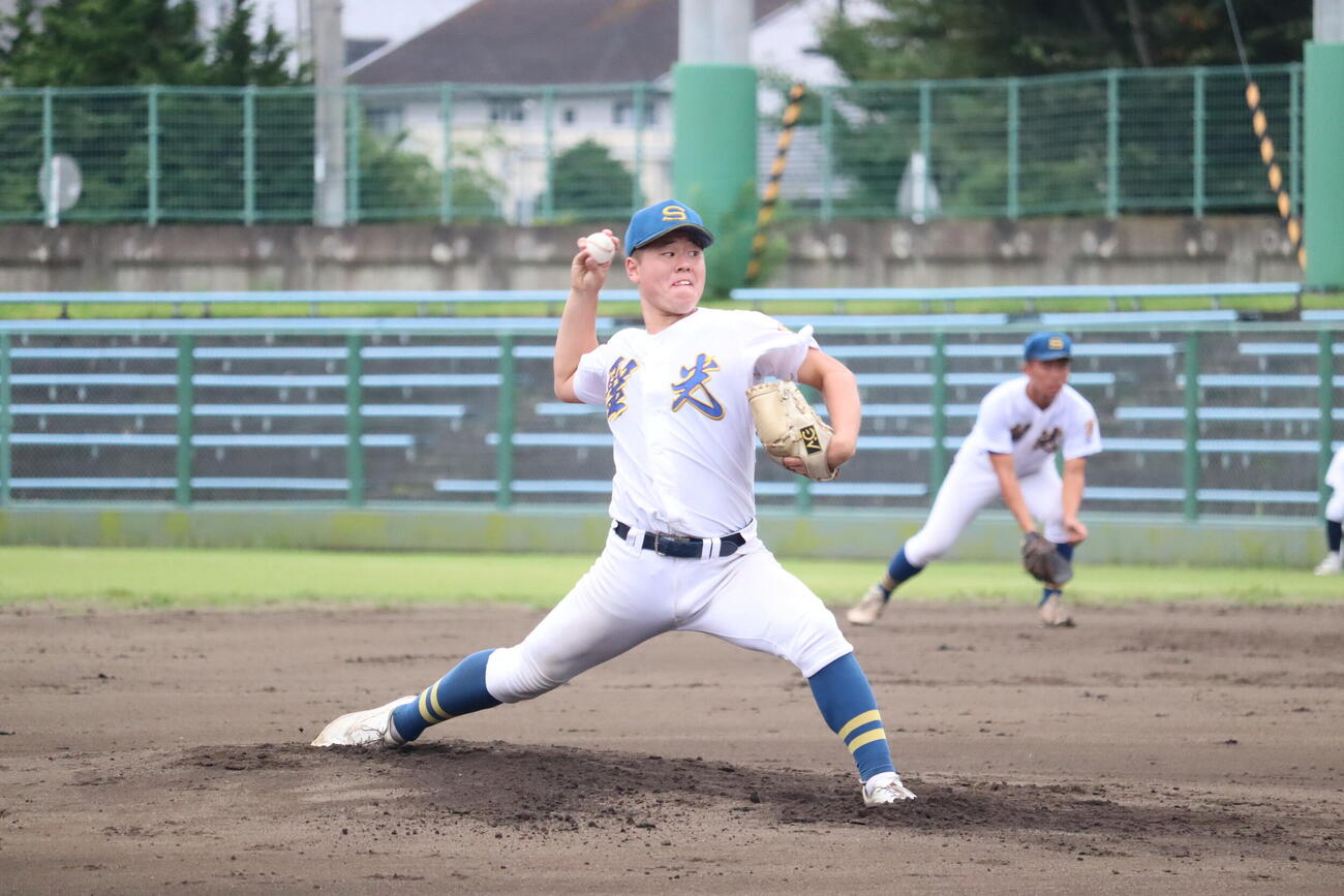 聖光学院対福島成蹊　先発した聖光学院・小笠原投手