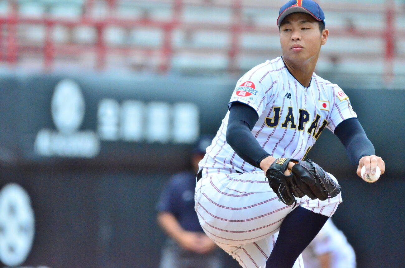 香港との初戦のマウンドに立った高校日本代表の末吉（撮影・平山連）