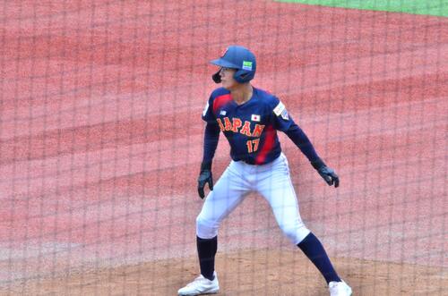 初回に中前へ先制タイムリーを放った萬谷（撮影・平山連）