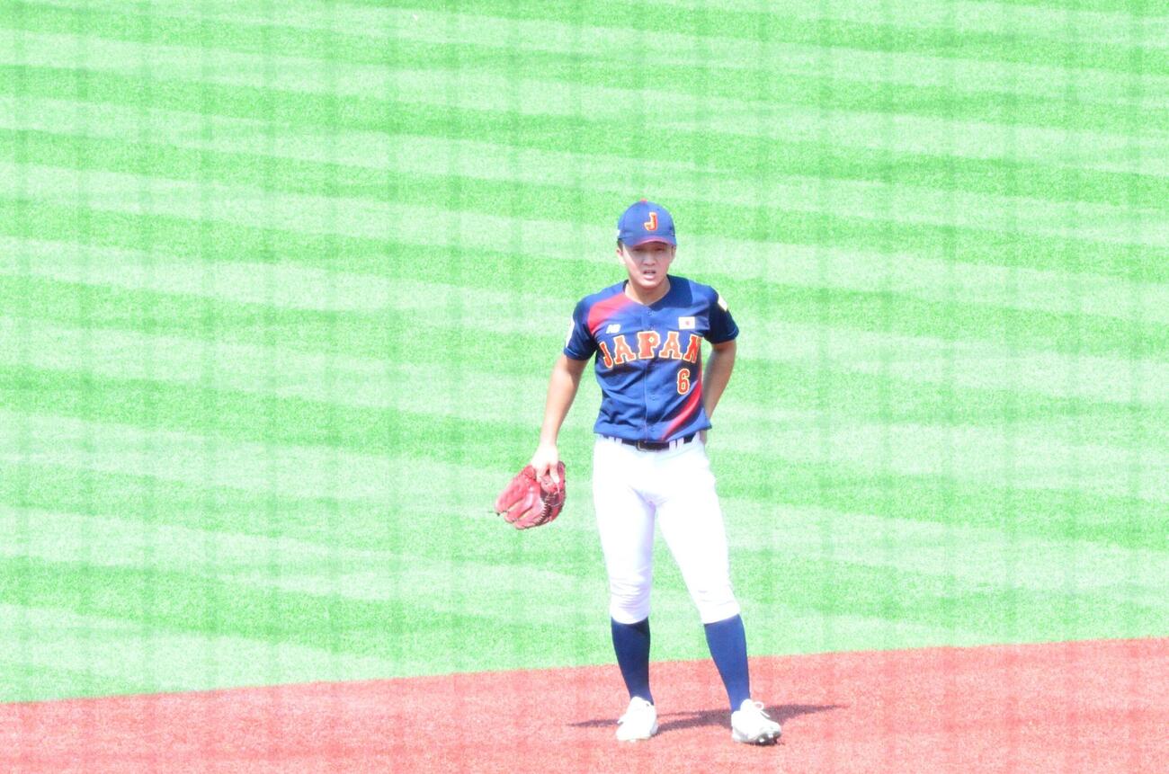 遊撃守備に就く池田聖摩（撮影・平山連）