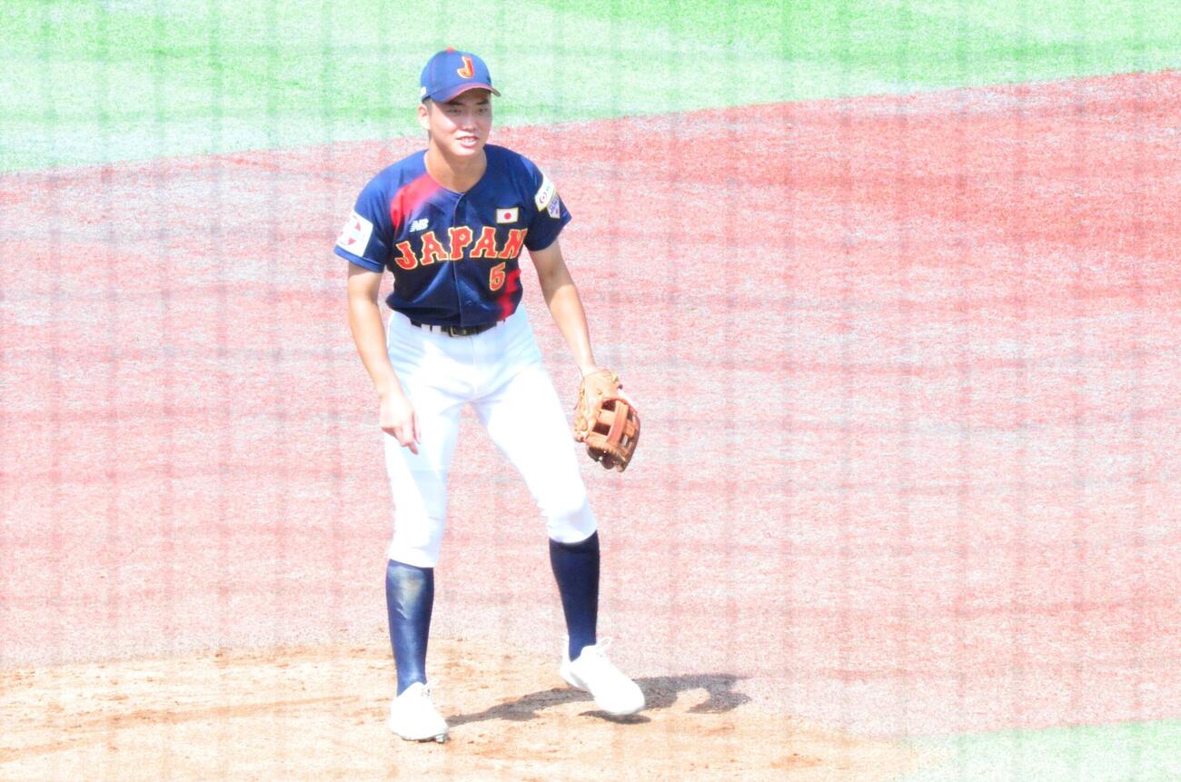 三塁守備に就く川上慧（撮影・平山連）