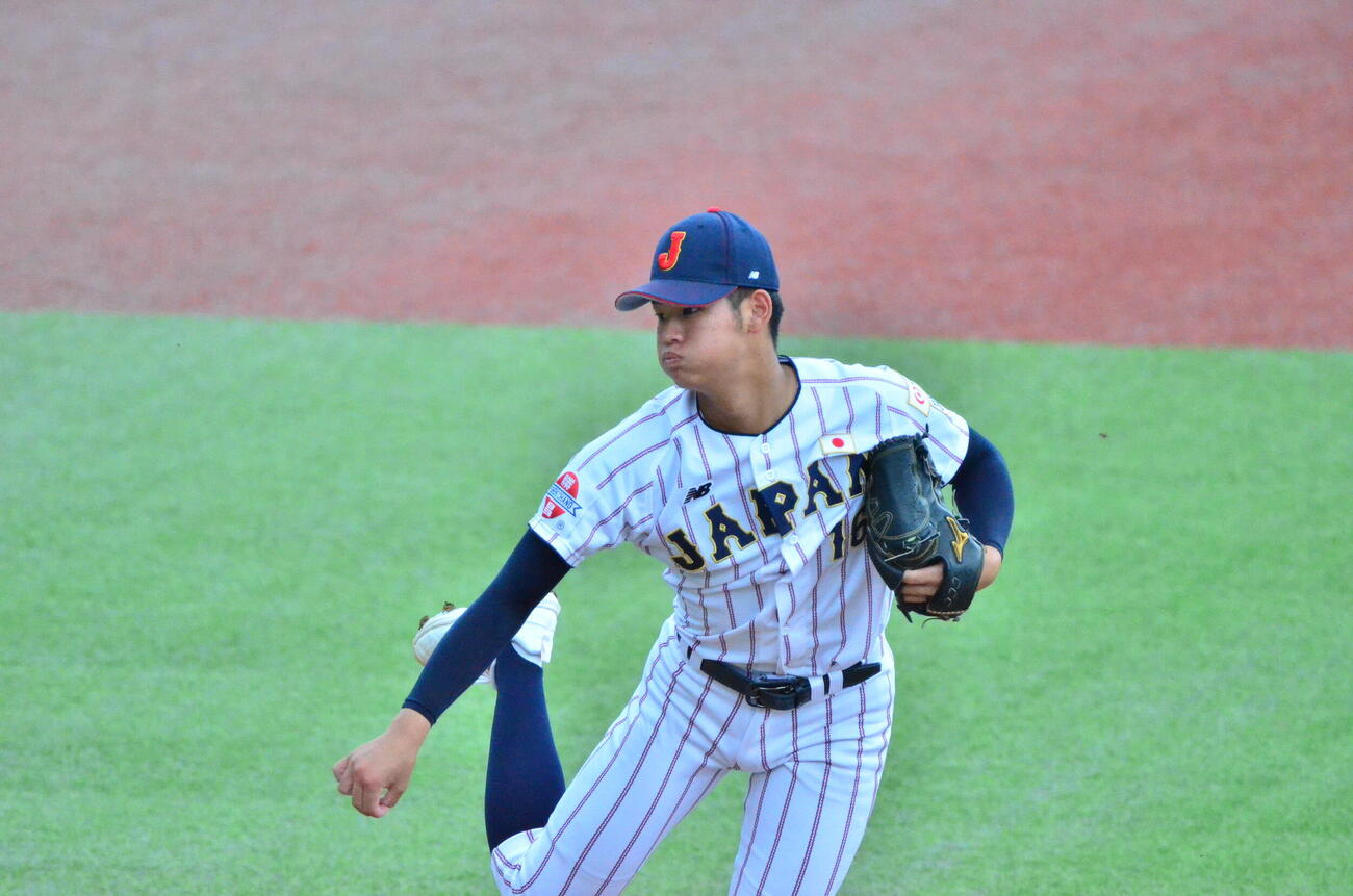 2番手で登板した鈴木（撮影・平山連）