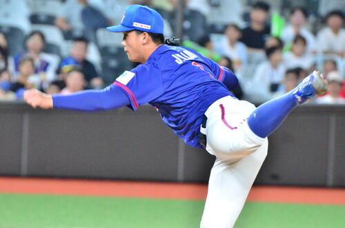 日本戦に先発した台湾の本格派左腕・劉任右（撮影・平山連）