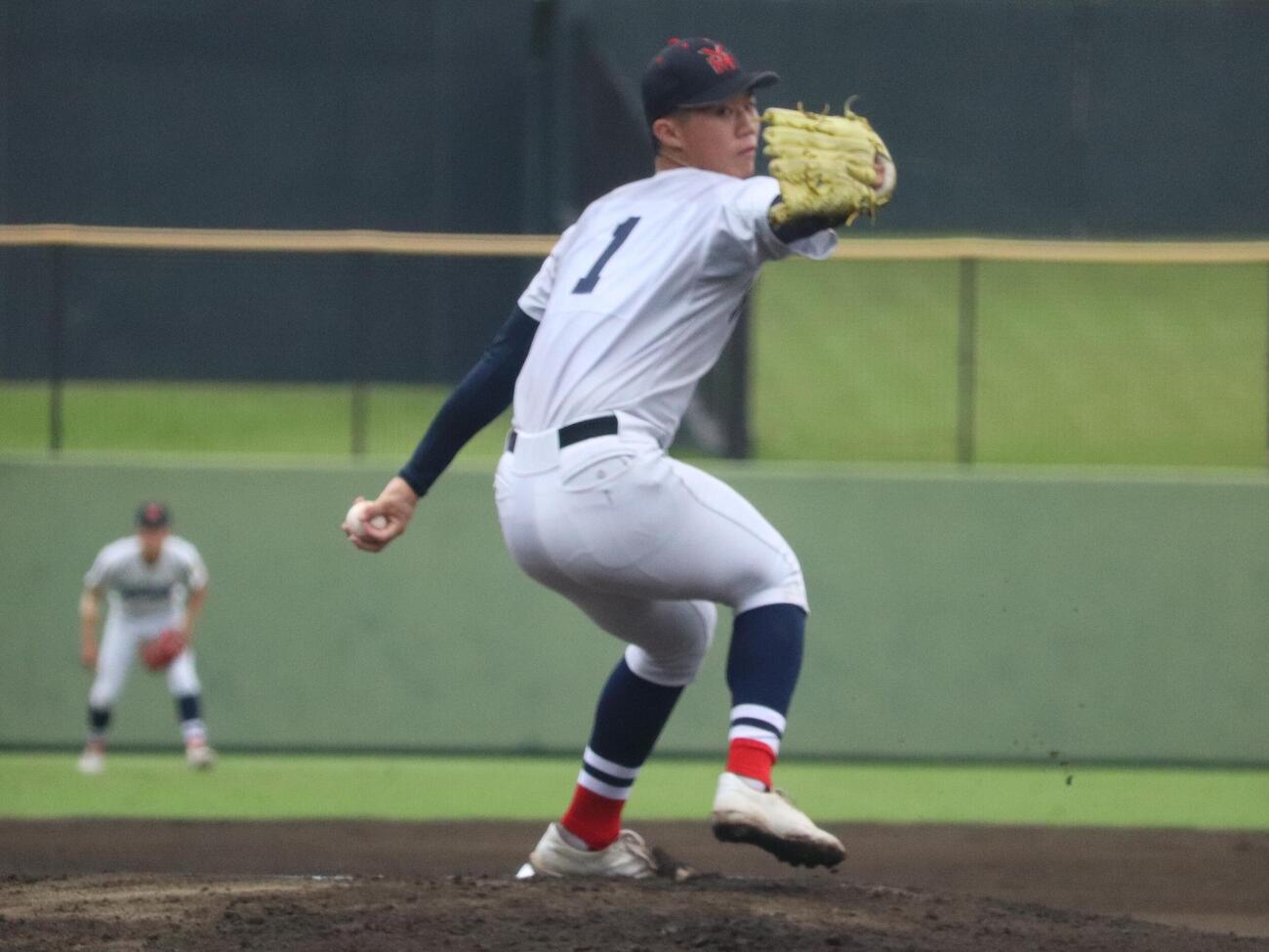 武相対横浜　横浜、先発の小林鉄三郎（撮影・保坂淑子）