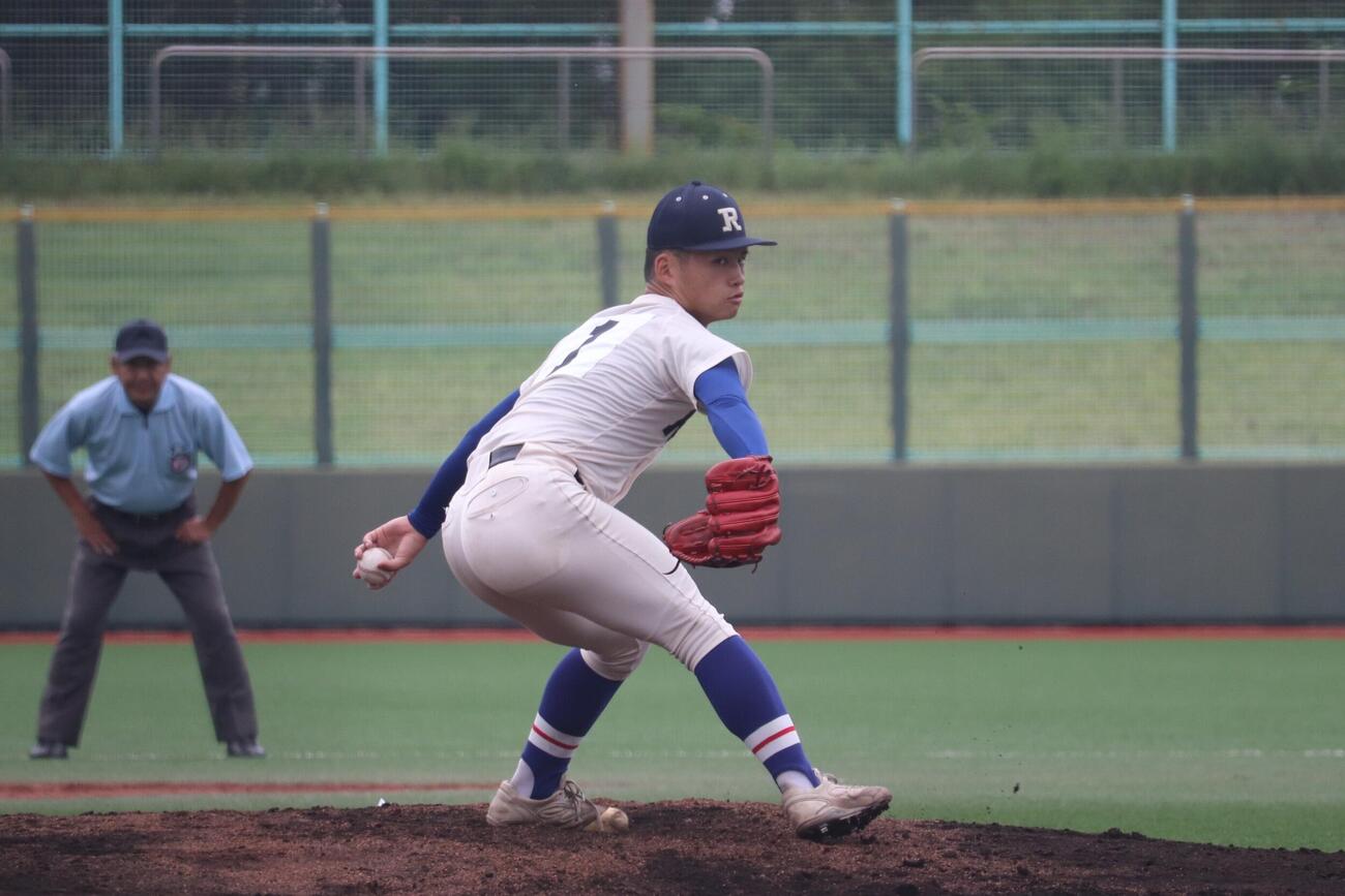 東大阪大柏原対履正社　東大阪大柏原戦に先発し完封勝利を挙げた履正社・上山篤慶（撮影・佐藤妙月）