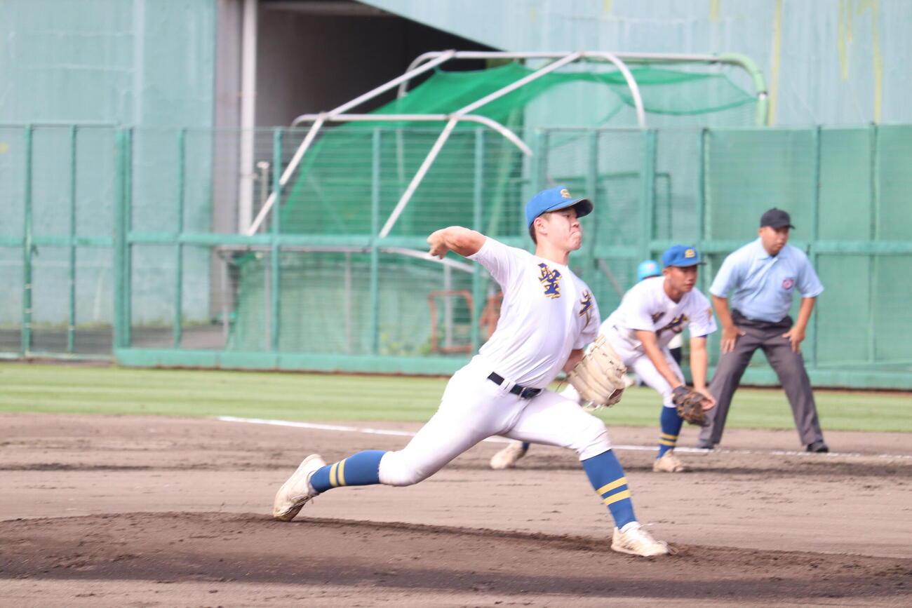 聖光学院対日大東北　先発した聖光学院・小笠原悠吹投手