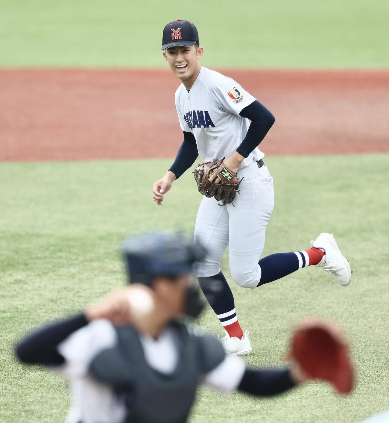 横浜対智弁和歌山　1回裏を抑える横浜・織田翔希（撮影・河田真司）
