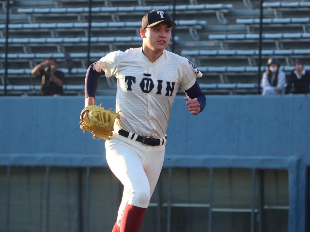 大阪大会準々決勝・履正社戦　先発した川本晴大投手（撮影・中島麗）