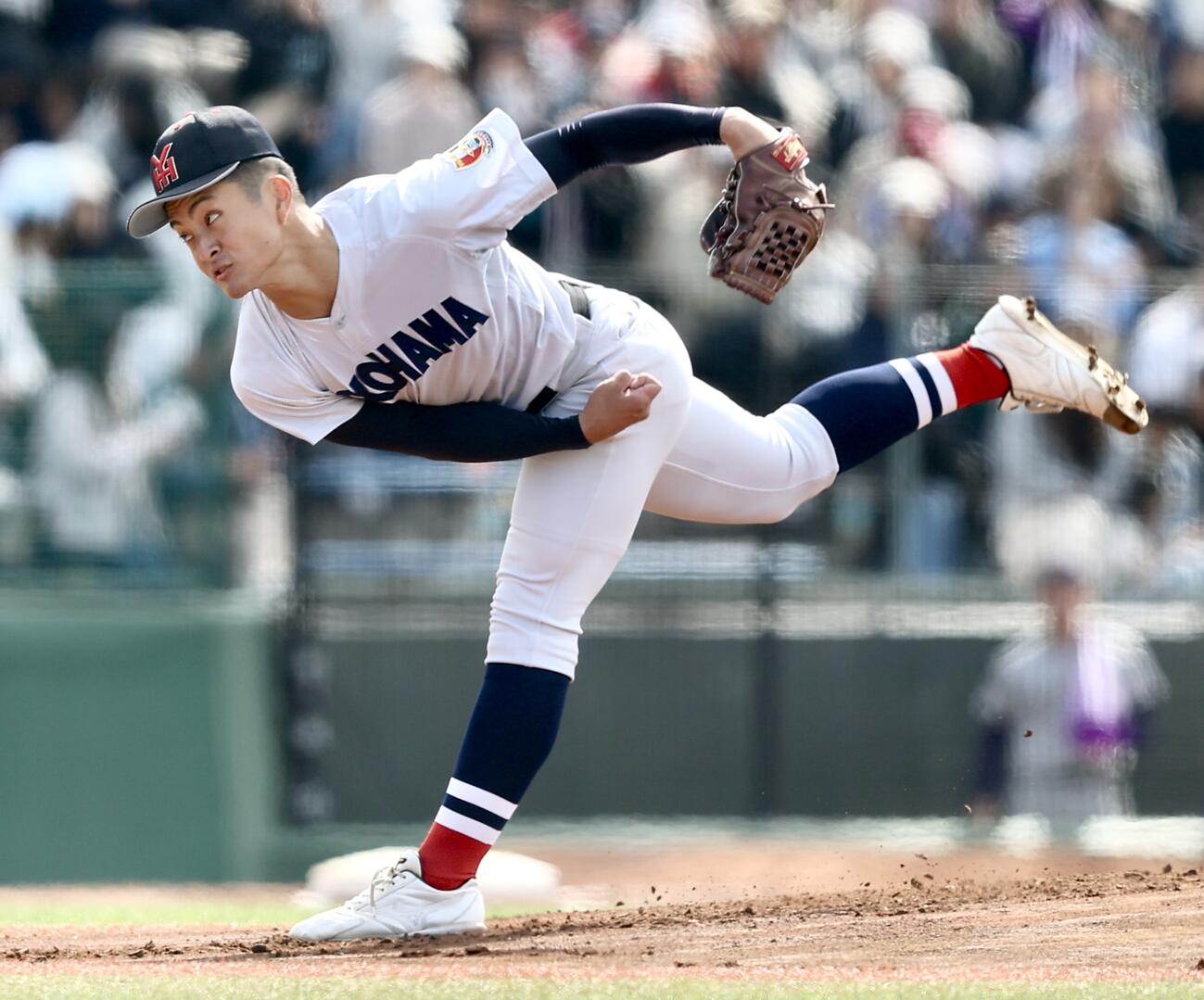 花巻東対横浜　先発登板で力投する横浜・林田滉生（撮影・河田真司）