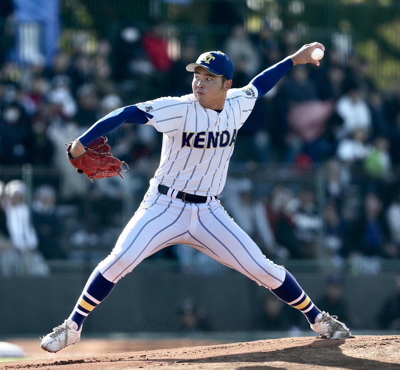 天理対健大高崎　先発登板で力投する健大高崎・北田莉玖（撮影・河田真司）