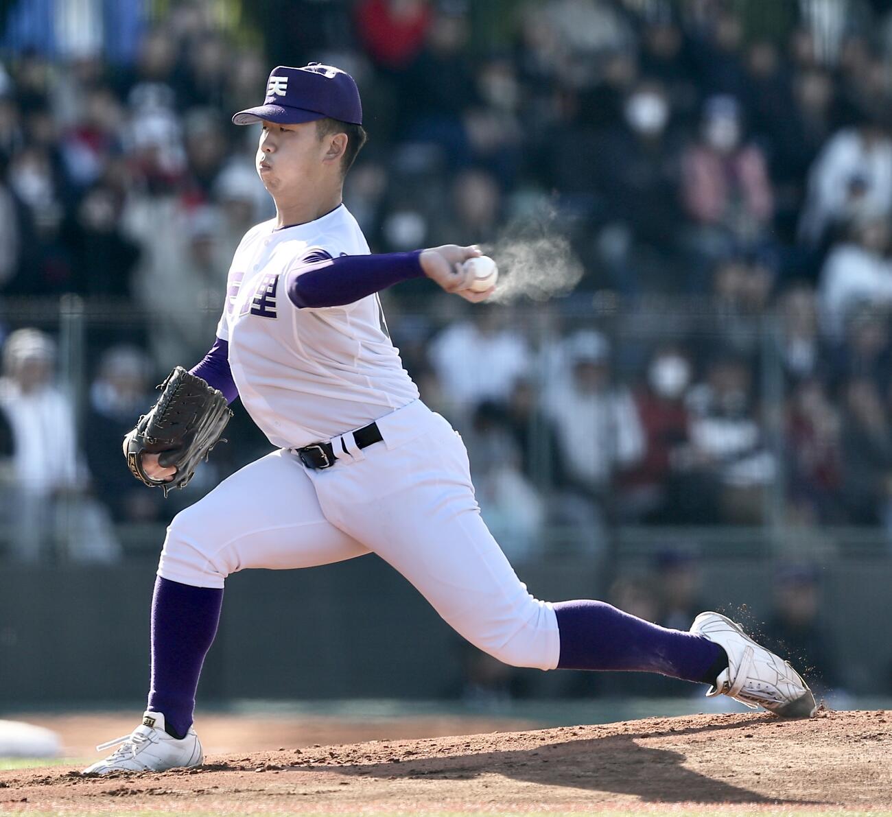 天理対健大高崎　先発登板で力投する天理・橋本桜佑（撮影・河田真司）