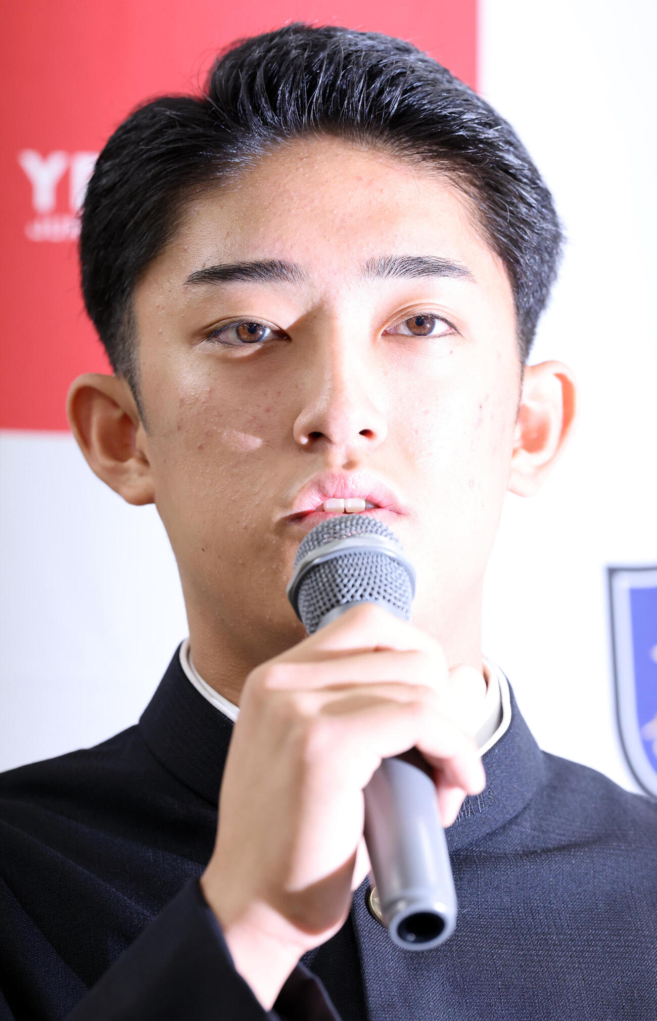 会見に臨み決意を語る横浜・織田翔希（撮影・浅見桂子）　2026年10月14日　横浜高校