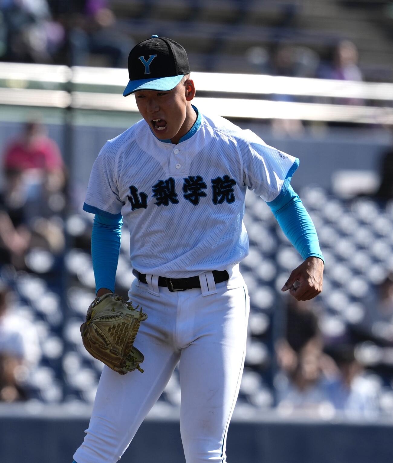 山梨学院対山村学園　山村学園に勝利し喜びを爆発させる山梨学院・渡部瑛太（撮影・小島史椰）