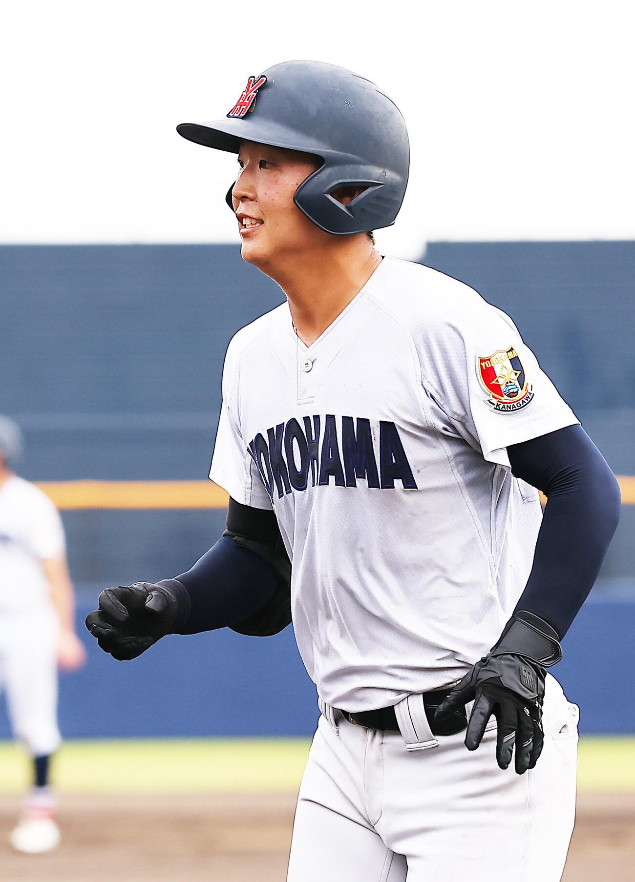 帝京三対横浜　3回裏横浜無死満塁、先制犠飛を放った田島陽翔（撮影・野上伸悟）