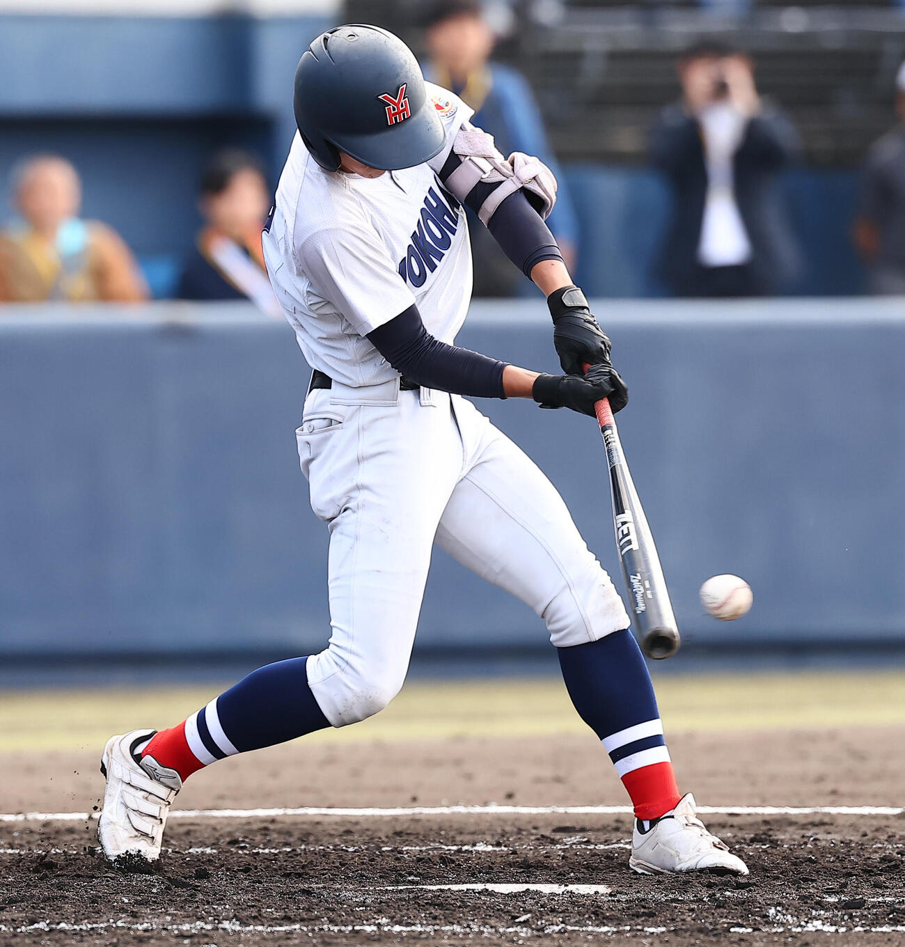 健大高崎対横浜　1回裏2死一、三塁、適時安打を放つ河内景虎（撮影・野上伸悟）