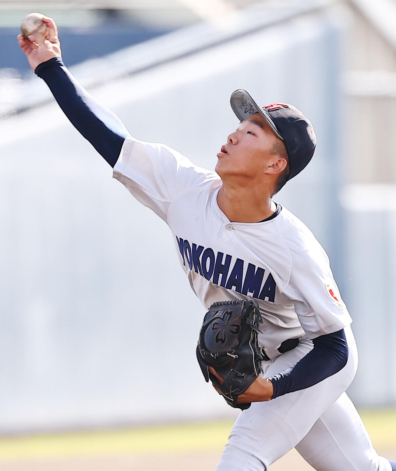 健大高崎対横浜　力投する横浜・福井那留（撮影・野上伸悟）