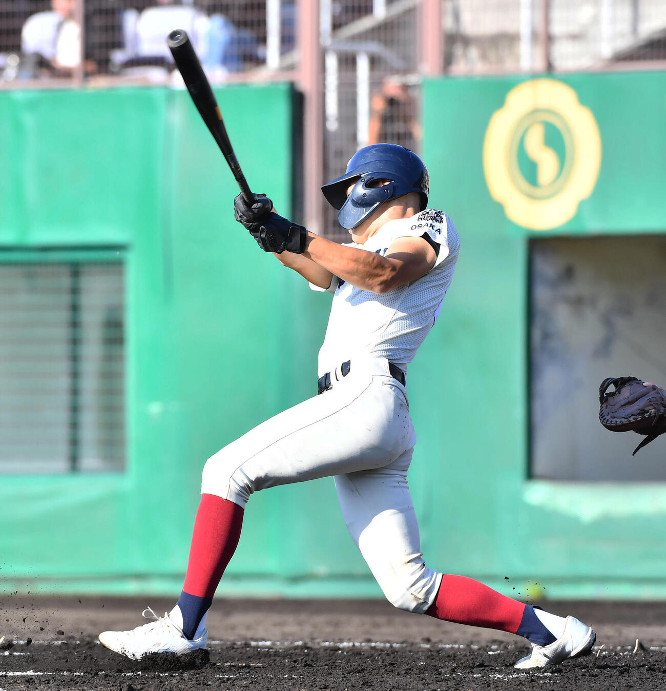 大阪桐蔭対明石商　2回表大阪桐蔭1死二塁、三島光士郎は先制の適時二塁打を放つ（撮影・岩下翔太）